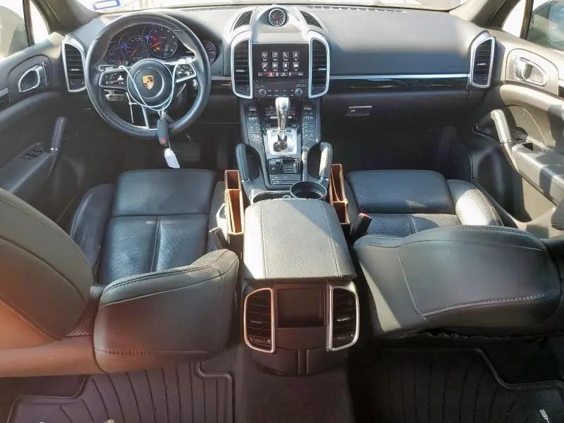 2017 PORSCHE CAYENNE   