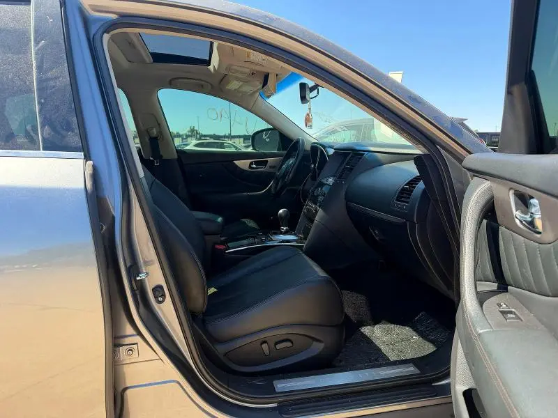 2016 INFINITI QX70 BASE  