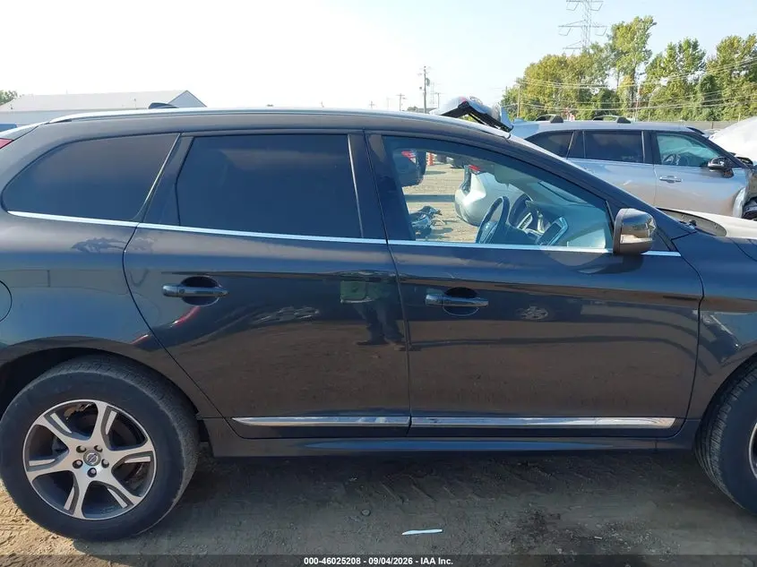 2014 VOLVO XC60 T6 R-DESIGN