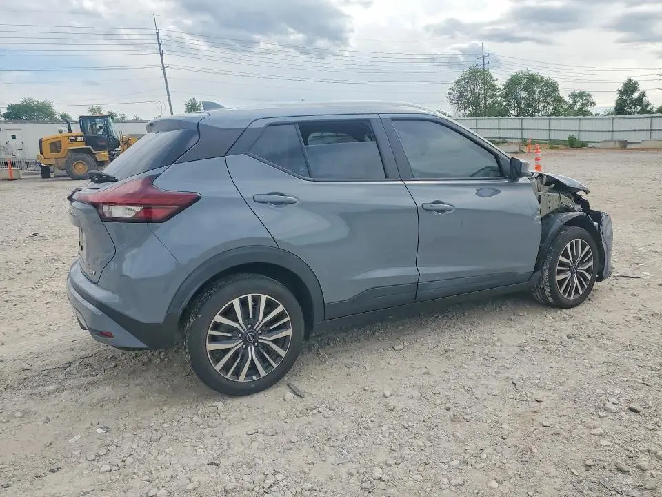 2022 NISSAN KICKS SV  