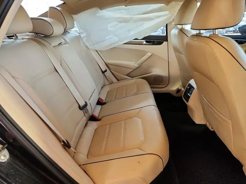 2017 VOLKSWAGEN PASSAT SE  