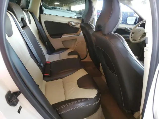 2010 VOLVO XC60 3.2  