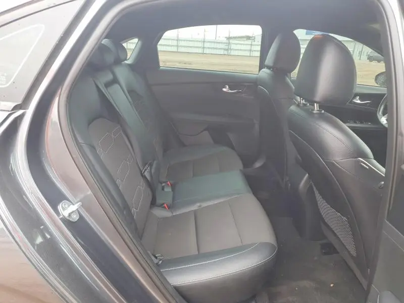 2022 KIA FORTE GT LINE  