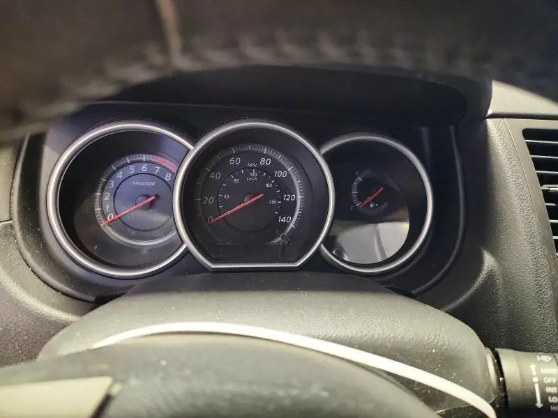 2012 NISSAN VERSA 1.8 S  