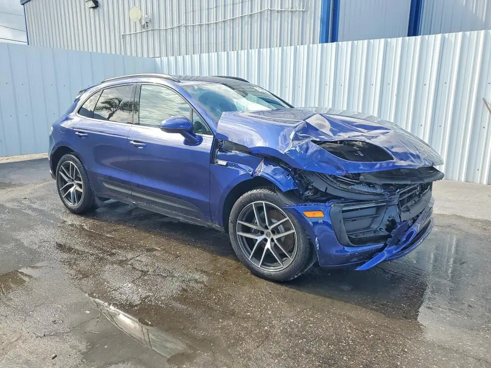 2026 PORSCHE MACAN BASE  