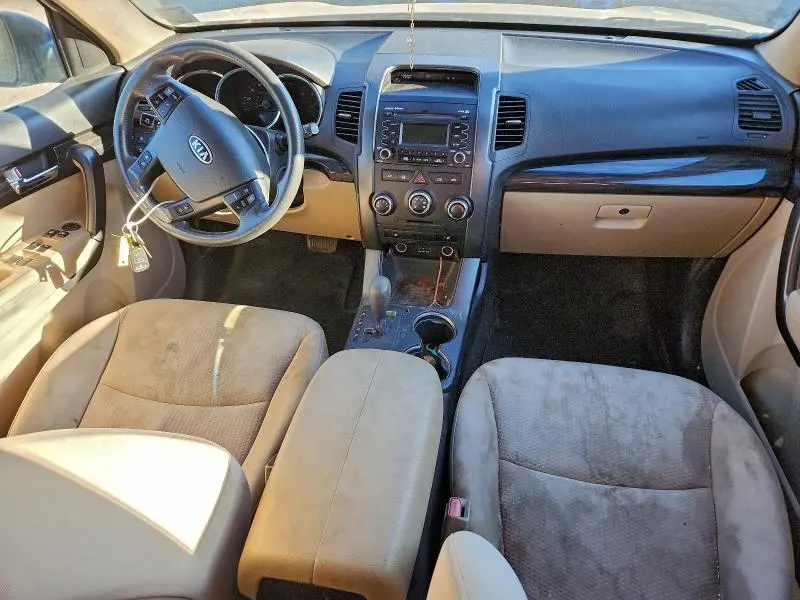 2011 KIA SORENTO BASE  