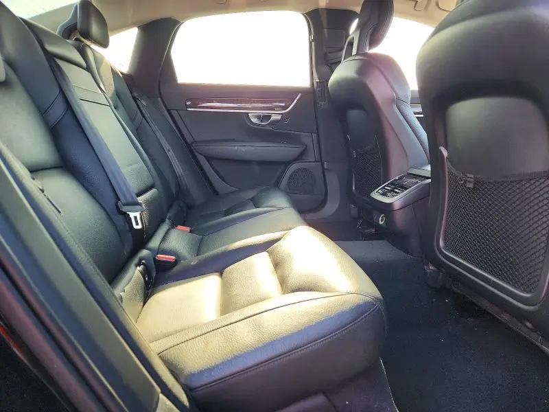 2017 VOLVO S90 T5 MOMENTUM  