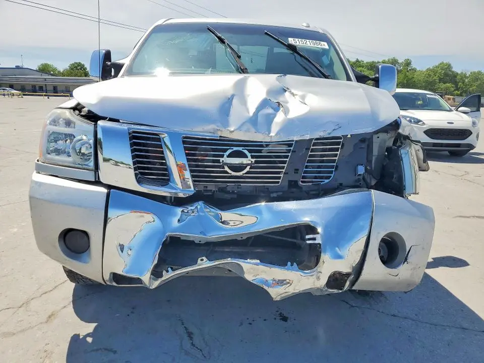 2013 NISSAN TITAN SV  
