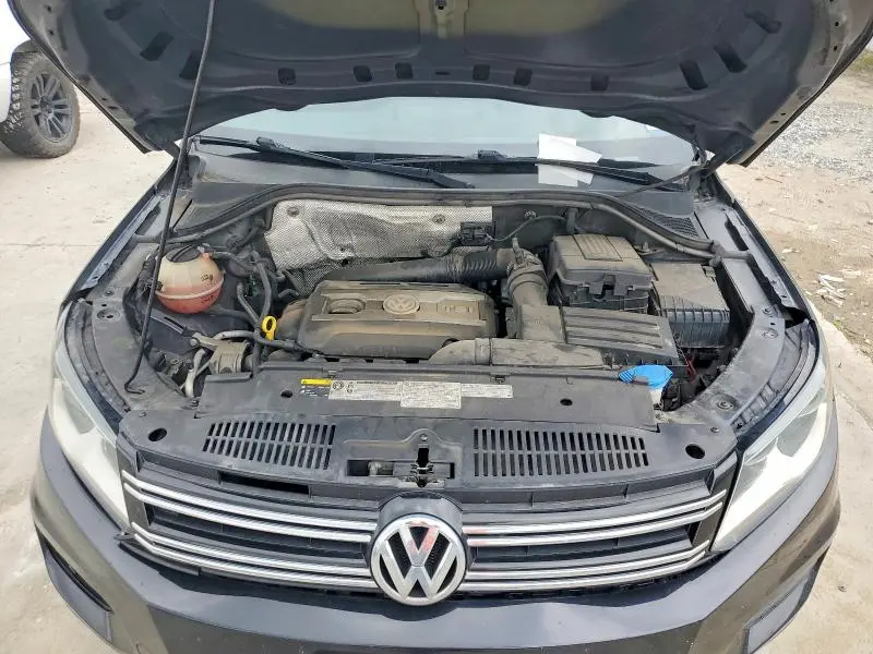 2016 VOLKSWAGEN TIGUAN   