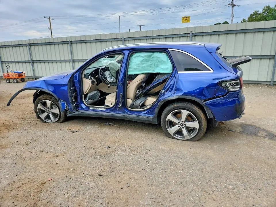 2021 MERCEDES-BENZ GLC 300  