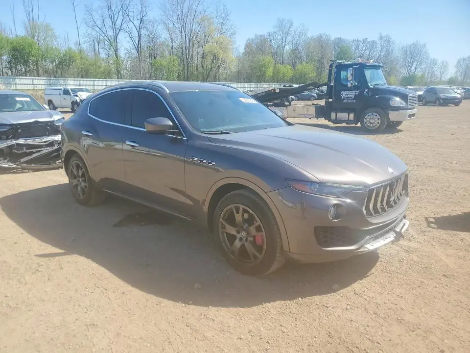 2017 MASERATI LEVANTE SPORT  
