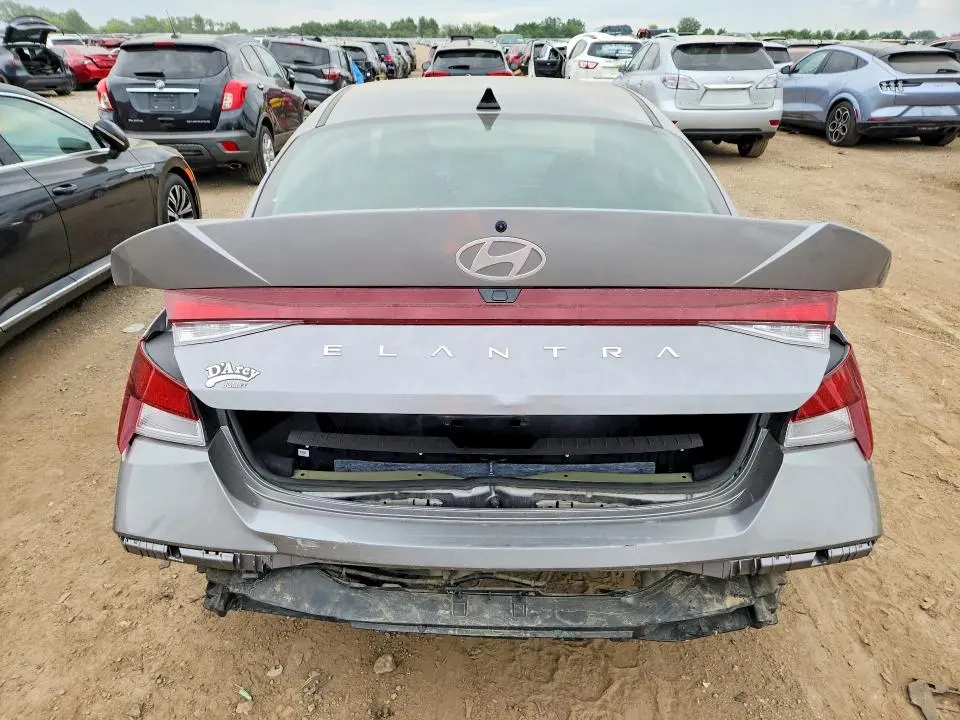 2024 HYUNDAI ELANTRA SEL  