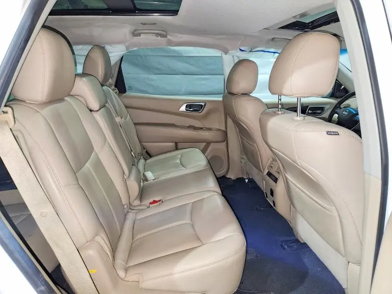 2016 NISSAN PATHFINDER SL  