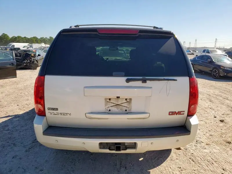 2011 GMC YUKON   
