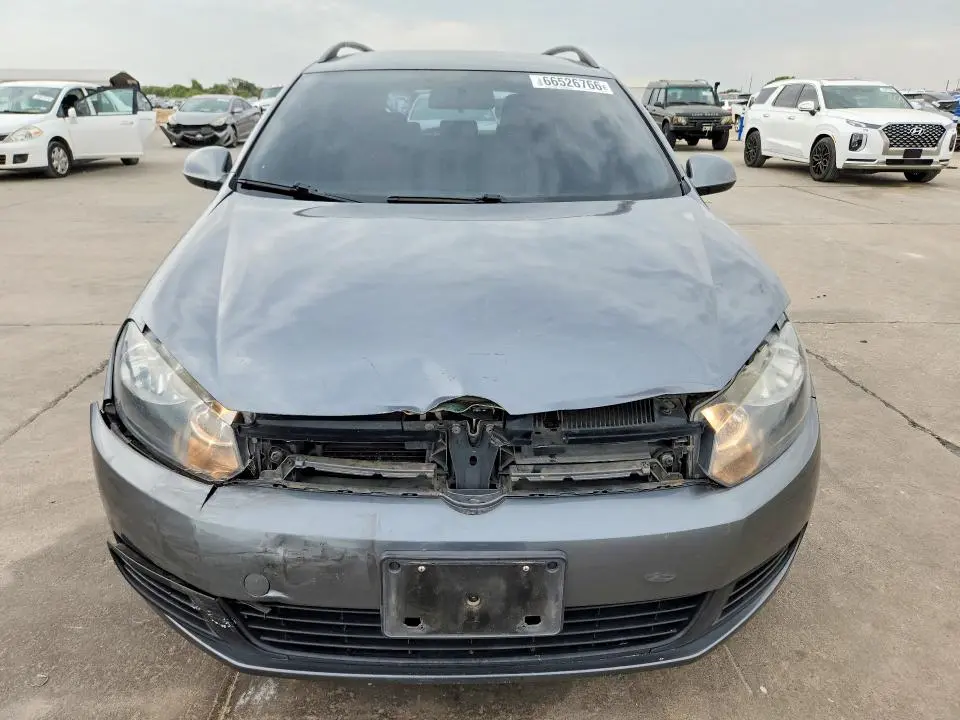 2010 VOLKSWAGEN JETTA SE  