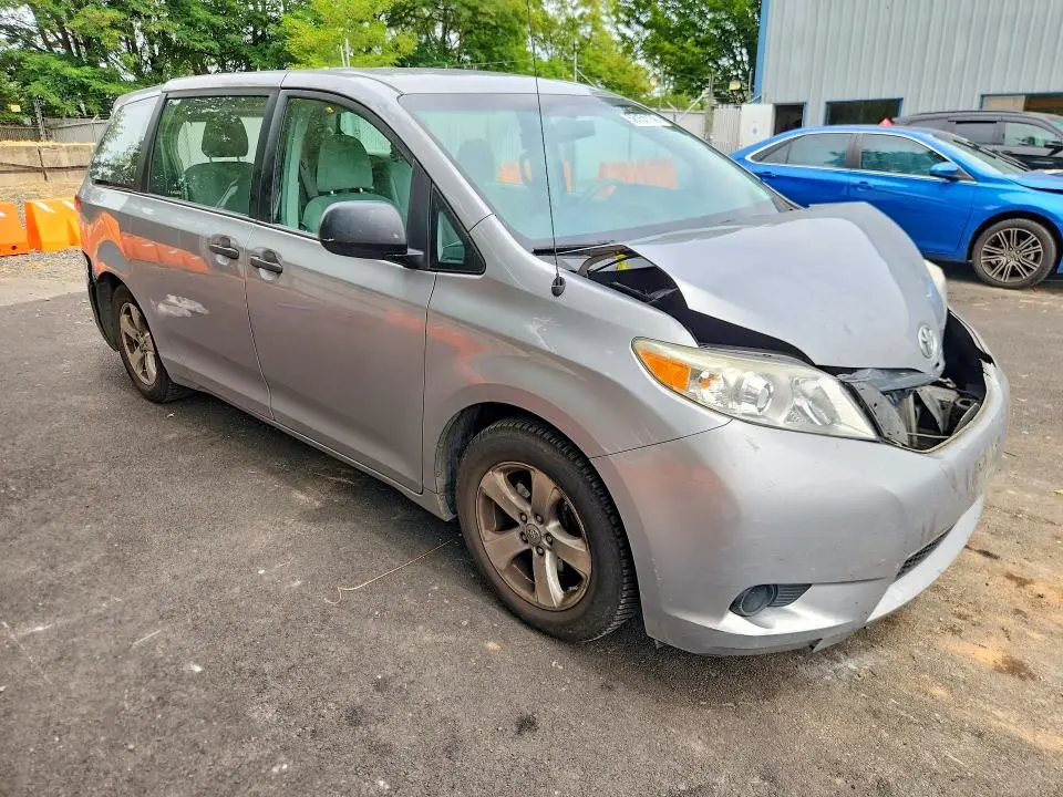 2013 TOYOTA SIENNA L 7-PASSENGER  
