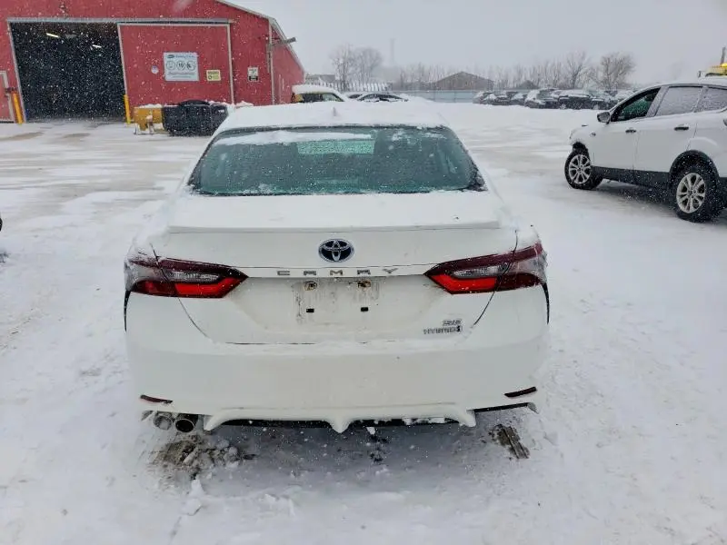 2022 TOYOTA CAMRY XLE  