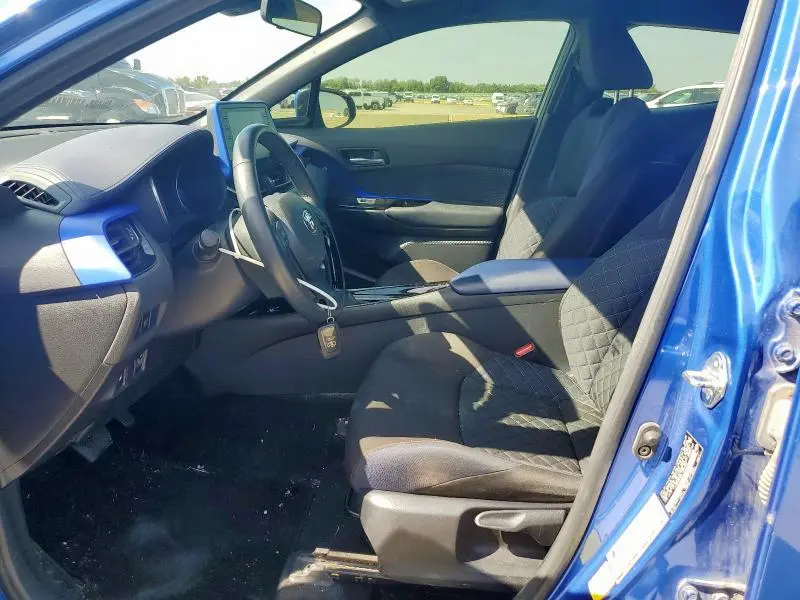 2020 TOYOTA C-HR XLE