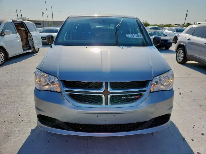 2016 DODGE GRAND CARAVAN SE  
