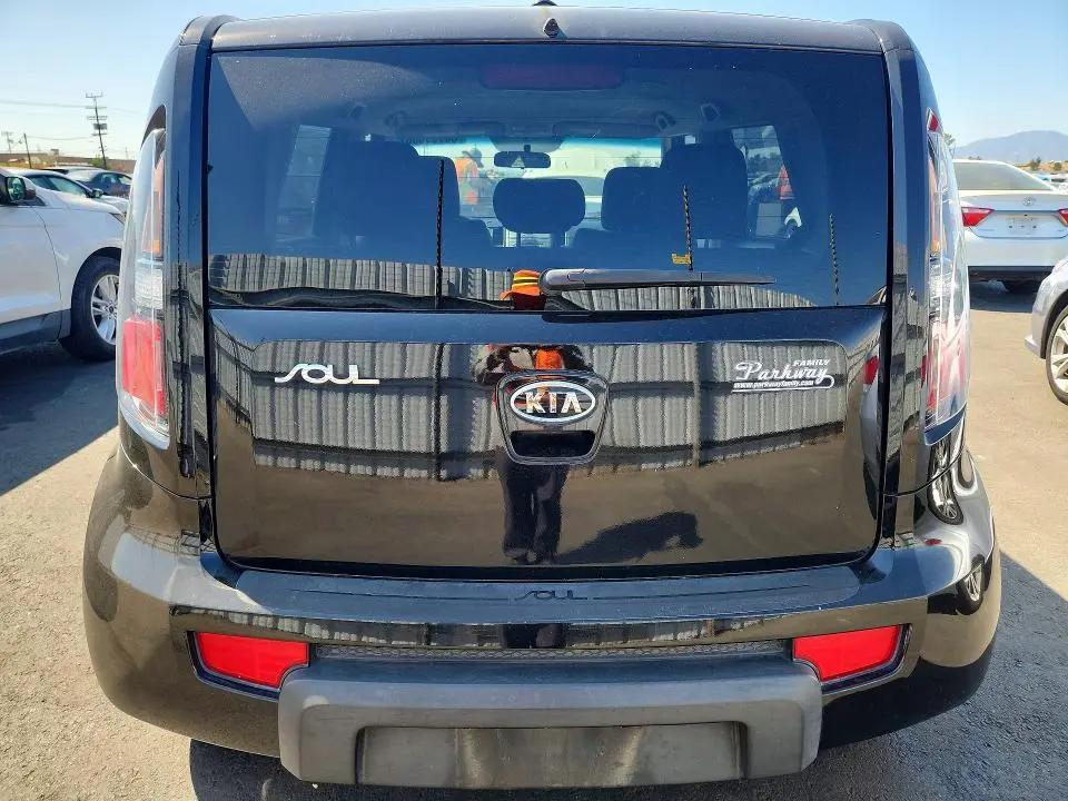 2011 KIA SOUL +  