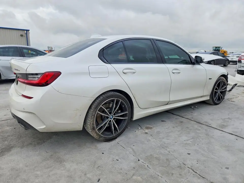 2022 BMW 330E   