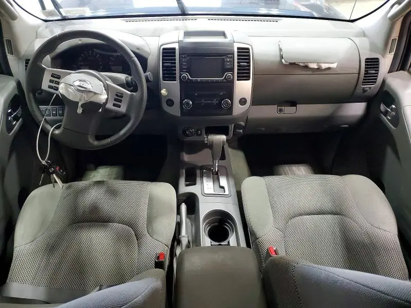 2016 NISSAN FRONTIER CREW CAB SE  