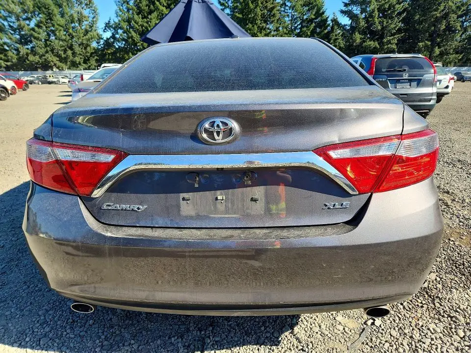 2015 TOYOTA CAMRY XLE V6  