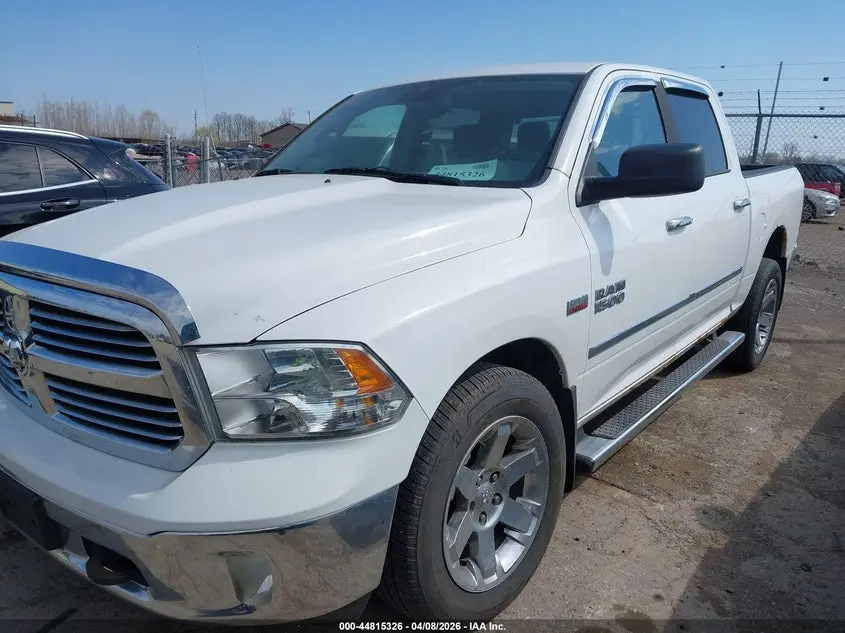 2015 RAM 1500 SLT