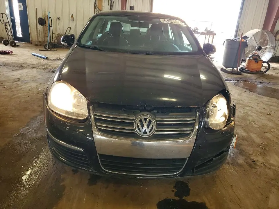 2010 VOLKSWAGEN JETTA SE  