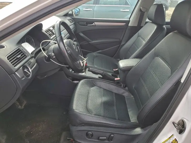 2015 VOLKSWAGEN PASSAT S  