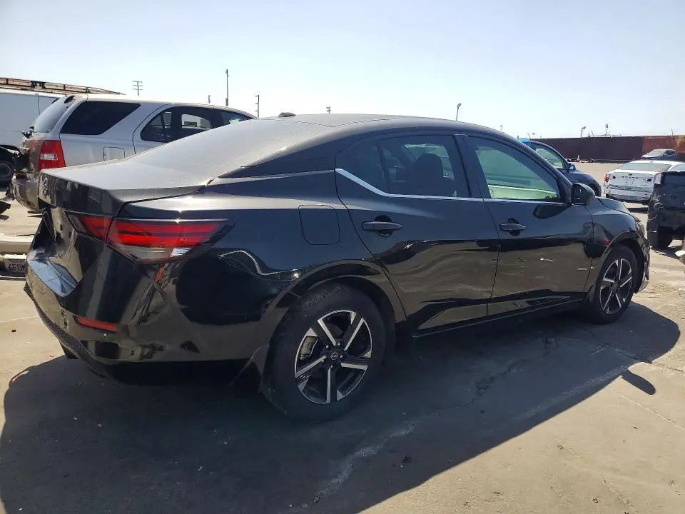 2025 NISSAN SENTRA SV  