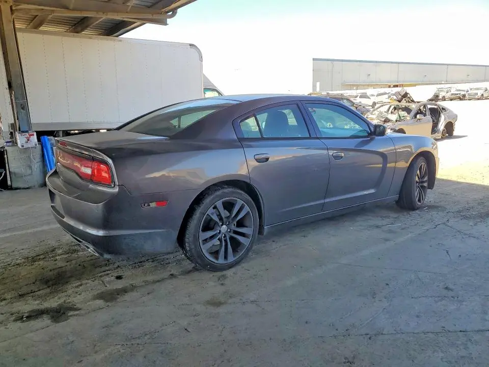 2014 DODGE CHARGER SE  