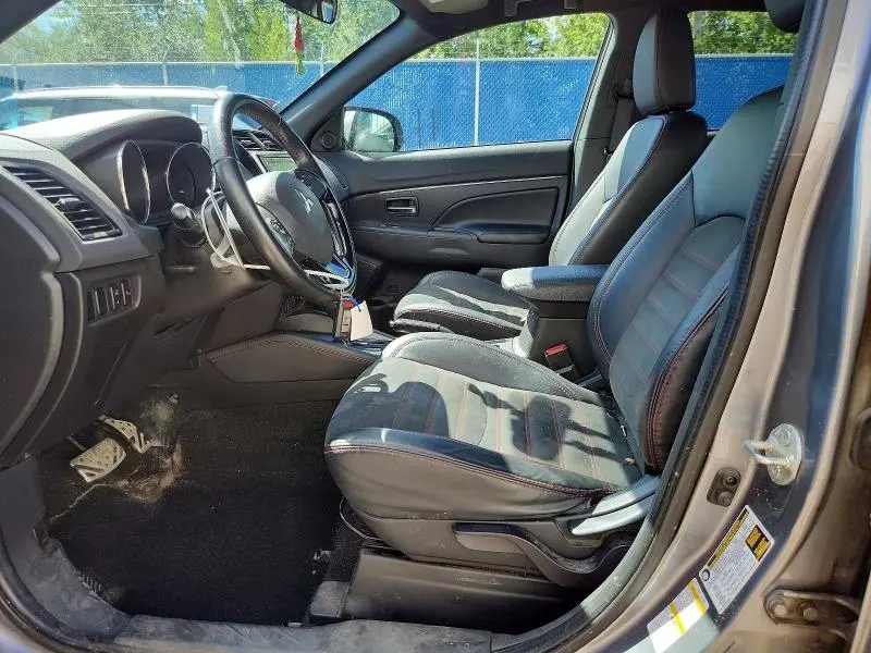 2020 MITSUBISHI RVR SE  
