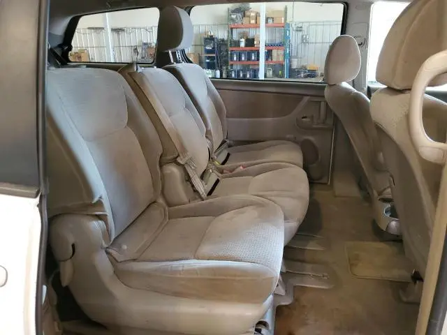 2010 TOYOTA SIENNA CE  