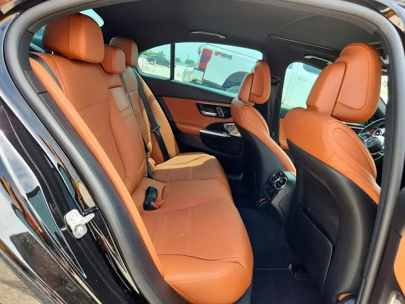 2025 MERCEDES-BENZ C 300  