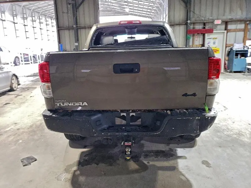 2011 TOYOTA TUNDRA CREWMAX SR5  