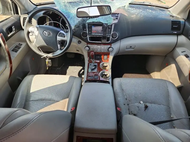 2013 TOYOTA HIGHLANDER LIMITED  
