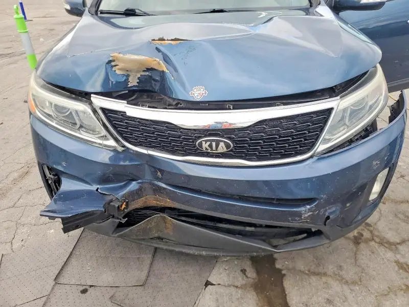 2014 KIA SORENTO LX  