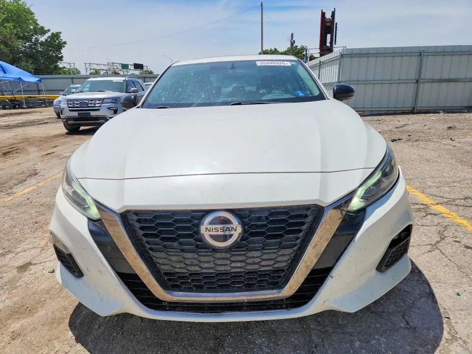 2019 NISSAN ALTIMA SR  