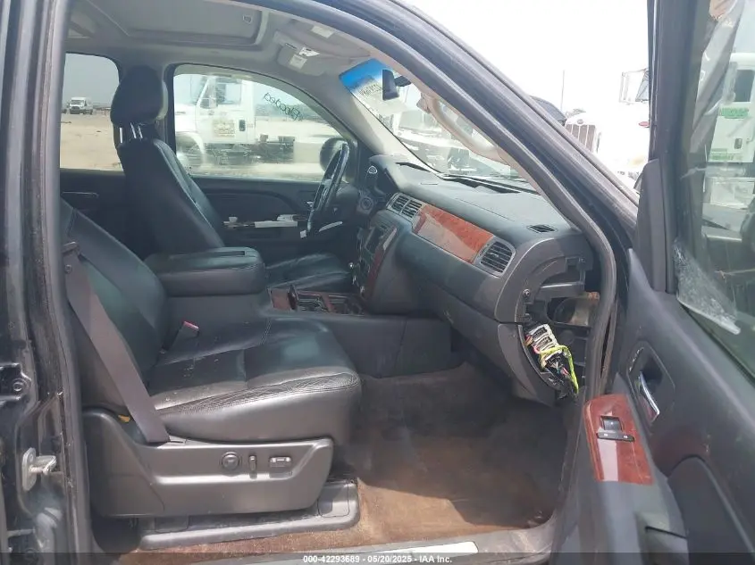 2011 CHEVROLET SUBURBAN 1500 LTZ