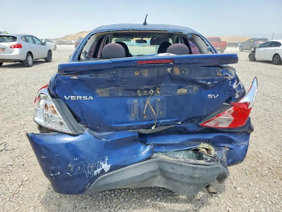 2018 NISSAN VERSA SV  