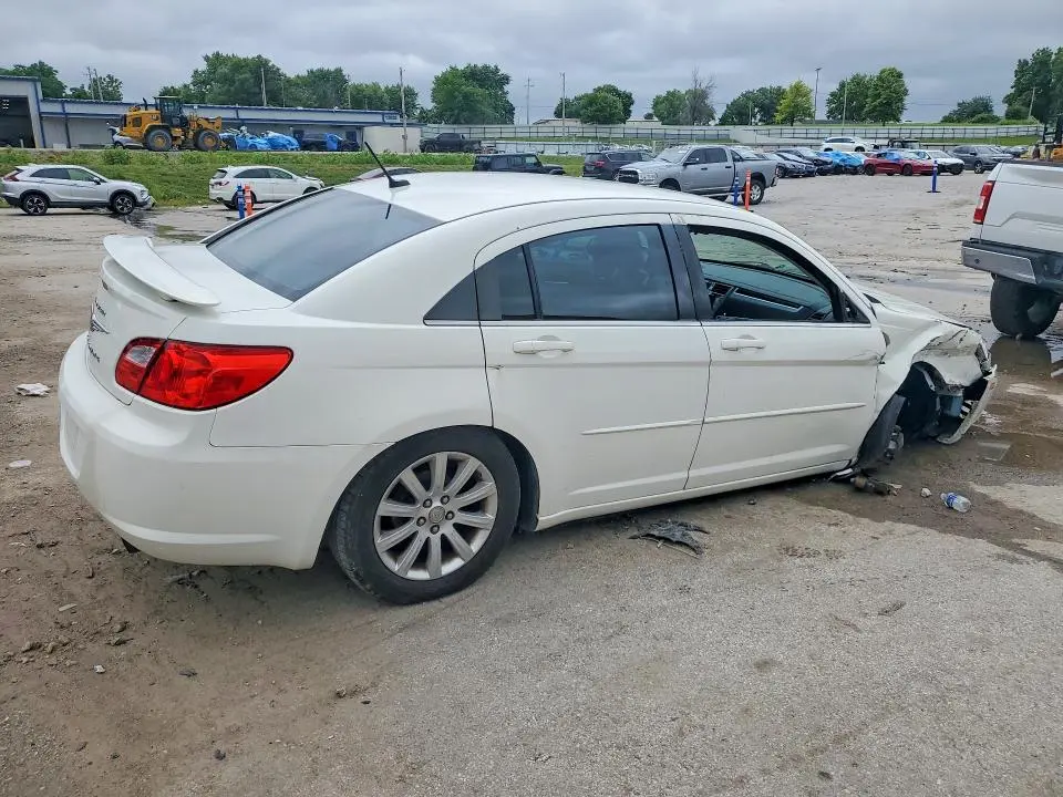 2010 CHRYSLER SEBRING LIMITED  