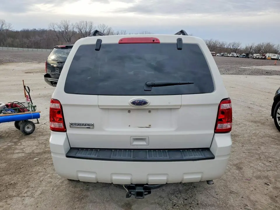 2010 FORD ESCAPE XLT  