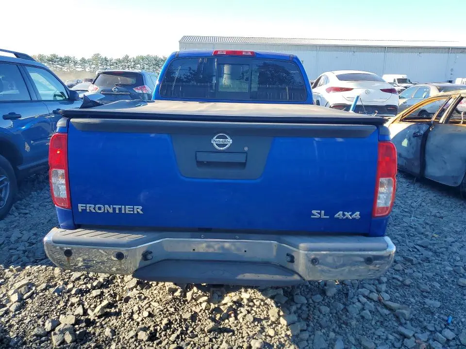 2014 NISSAN FRONTIER SL  