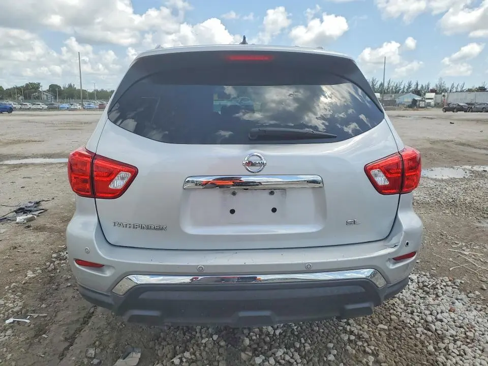 2018 NISSAN PATHFINDER SL  