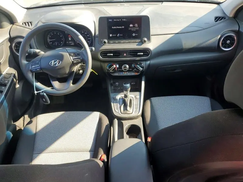 2022 HYUNDAI KONA SE  