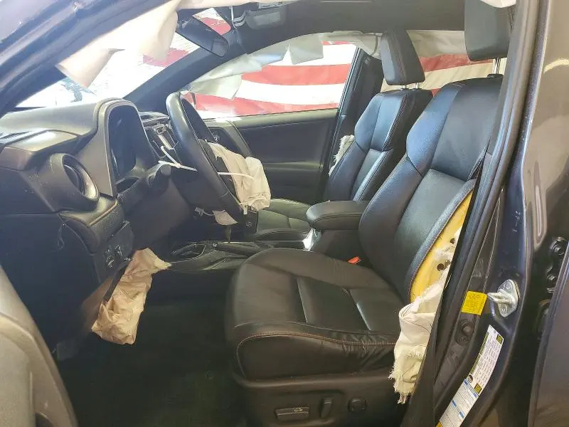 2016 TOYOTA RAV4 SE  