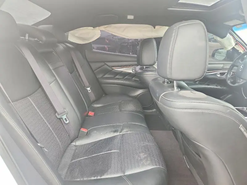 2018 INFINITI Q70 5.6 LUXE  