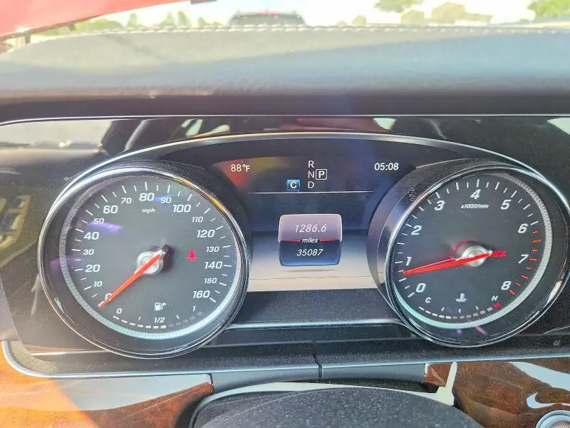 2019 MERCEDES-BENZ E 300  