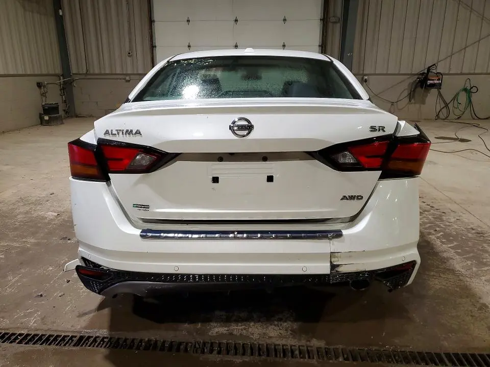 2022 NISSAN ALTIMA SR  